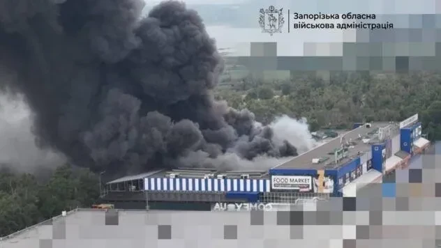 Ворог знову вдарив по Епіцентру у Запоріжжі: є постраждалий та руйнування